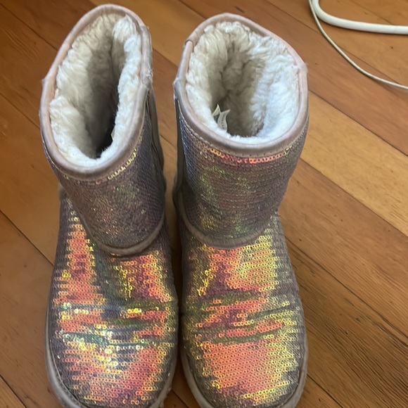 Girls sequin ugg boots - Picture 2 of 5